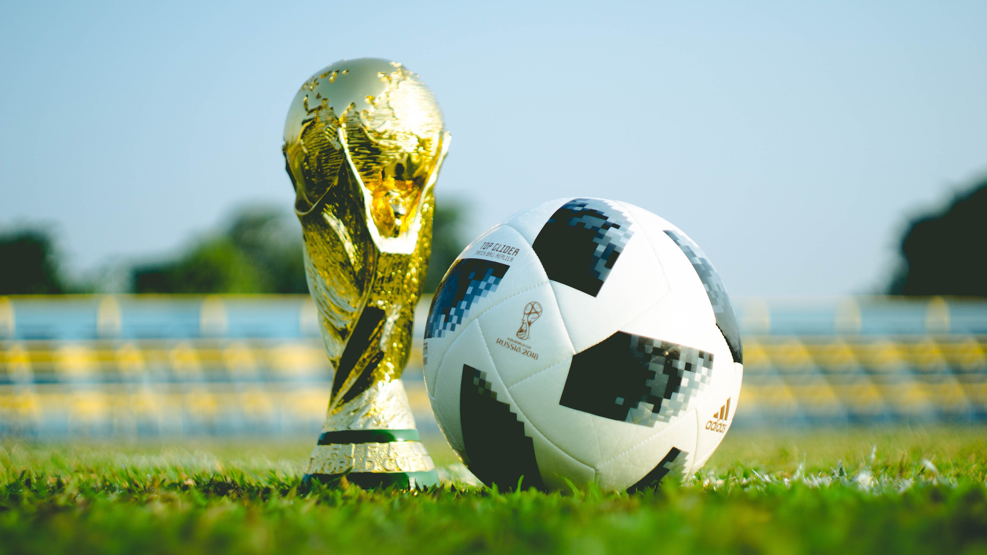 世界杯F组爆冷!美国队3-0横扫西班牙,归化奇兵布罗佐维奇闪耀全场